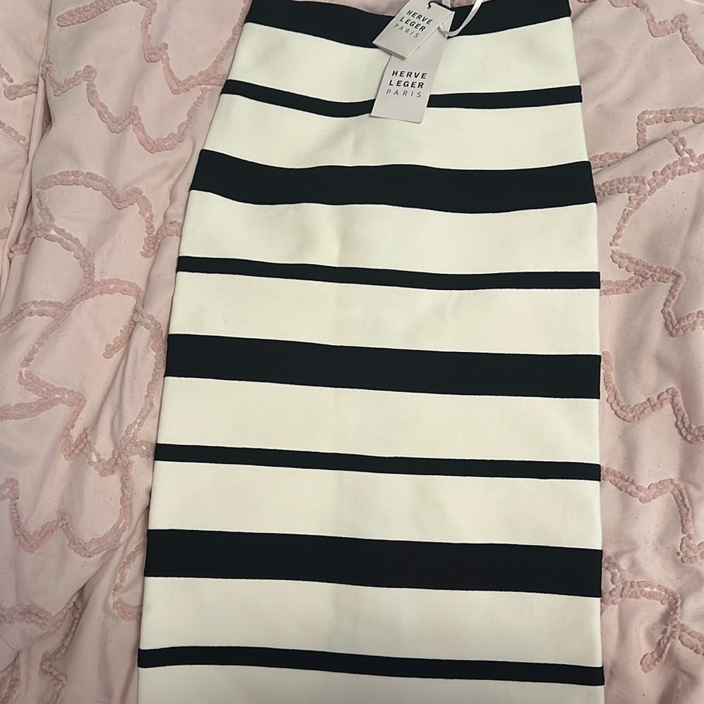 -Black and White Striped Midi Skirt 
-Brand new with tag attached